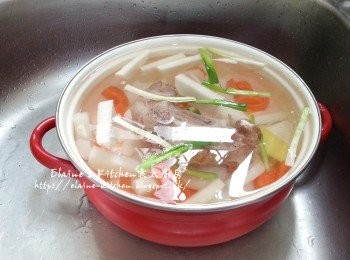 step5: 加入適量水用中火先煲15分鐘