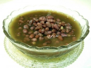 step3: 趁熱加入黑糖,輕輕攪拌均勻。