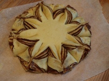 step15: 捲好後蓋上保鮮膜，再次發酵約半小時。