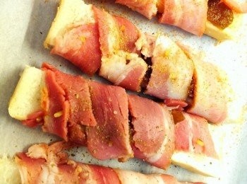 step4: 要進烤箱前灑上義大利香料適量烤8分鐘即可