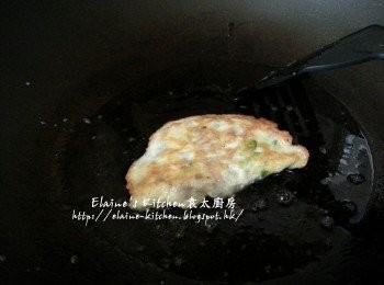 step8: 慢慢煎至兩面金黃色即可