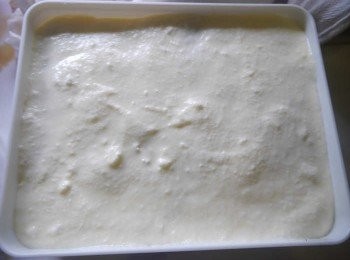 step9: *再填入餡料。 *放入冰箱冰鎮一晚。