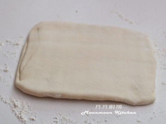 step14: 把麵糰搟成約3毫米的麵皮。