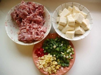 step2: *薑，蒜，辣薑切末，蔥切蔥花。