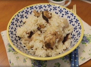 step9: 麻油香氣誰受的了呀~~~~~ 軟度剛剛好的米粒一嚼滿嘴充滿著麻油香氣呢^^b