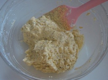 step5: 攪成蛋糕糊。