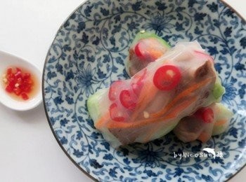 step7: 蘸上調好的酸甜越式<span class="group_2">醬汁</span>