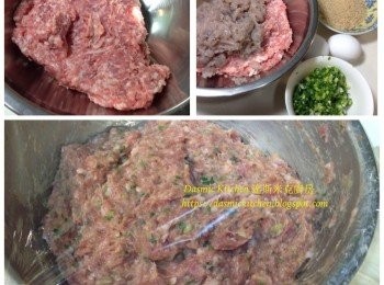 step5: 將所有材料及<span class="group_2">調味料</span>放入鋼盆中，用手拌勻、再甩打約2分鐘 （桌面先放上一個濕布防鋼盆滑動）