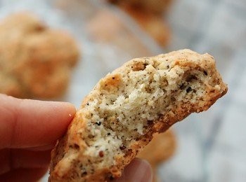 step7: 小記:冬天和夏天做鬆餅亦會因室溫令牛油濕度略有偏差,如看太濕麵糰(1)的部份可以不用(全)加入
「此食譜之牛油以盡量減輕,已減卻不少罪惡感。」