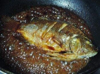 step3: 慢慢收醬汁，記得要翻面喔!!!