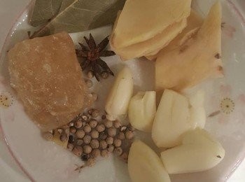 step1: 準備好配料，將牛腩出水至無血水。