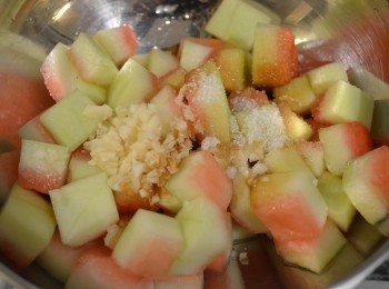 step4: 然後加入所有材調味料攪拌均勻即可。