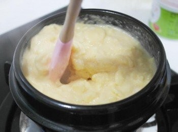 step4: 煮至慢慢開始凝固~~