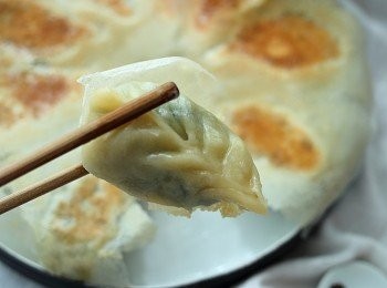 step7: 沾上餃子醋汁享用嘞~