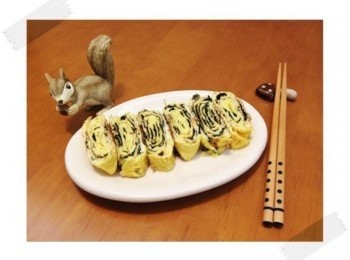 step10: 黑黃色斑馬蛋捲^^" 吃起來很香耶~海苔加蛋:) 一口塞一個剛剛好!!!