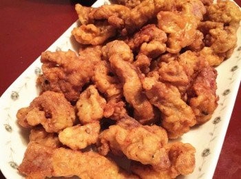 step5: 炸至金黃色撈出，放涼，接著全部倒入重複炸一次，不用炸太久，這樣更酥脆。