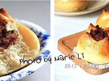 step7: 餡料上只加了肉鬆，是很有名的《垂X海苔肉鬆》
雖然也不錯吃，不過若是再加點沙拉調合
會是更棒的味蕾享受~ ^^