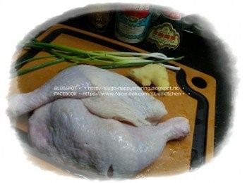 step1: 雞脾洗淨，用叉在雞脾肉面上刺數下，在背部劃兩刀(這樣較易入味)。