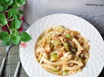 step12: 很神奇吧!【九陽製麵機】讓我輕易的做出通心麵條，享受製麵趣!也可以與你家寶貝一起互動玩料理喔!