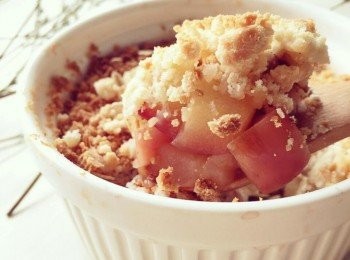 step6: 烤箱預熱180度。蘋果金寶放入烤箱烘烤約20分鐘或至面層金黃即可。