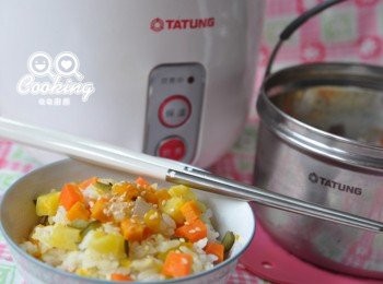 step9: 大同電鍋是全家人的健康、幸福來源，迷你精巧也能煮出美味喔~