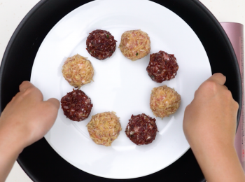 step7: 用大火蒸30分鐘，熄火後再焗15分鐘即成。