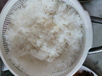 step3: 蘿蔔去皮洗淨刨絲,