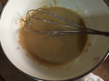 step2: 2)其他粉類過篩, 再加入1中最後加入蘋果粒