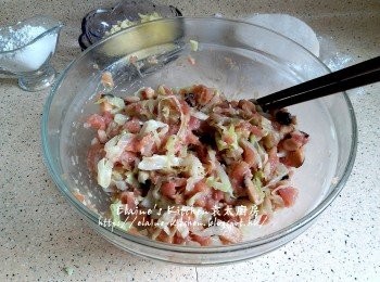 step6: 1小時後從加入椰菜拌勻 , 再靜待15分鐘