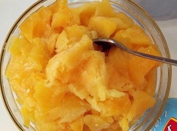 step3: 放在急凍冷藏成芒果冰。