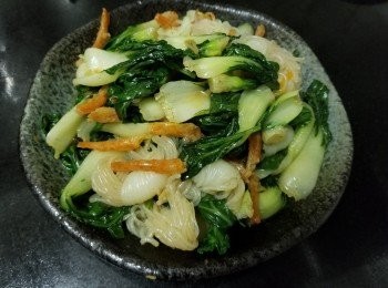 step7: 做法 :

將蝦乾用蒜頭, 乾蔥爆炒出香味備用 , 再爆香蒜頭 , 乾蔥 , 薑片放入香菜仔爆炒 , 放入少少鹽 , 雞粉 , 糖, 將蝦乾回鑊 , 加半碗水蓋好焗煮約 1 分鐘 , 再加入芋絲 , 大火快炒至收汁 , 少少麻油, 生粉水埋芡 , 完成 .
( 如想蝦乾更加出味 , 可在爆炒蝦乾時加少少水 , 蓋好用細火焗煮約 1 分鐘 , 不用煮乾水可留用  )