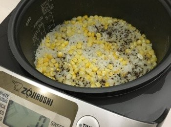 step6: 1小時後 香噴噴的粟米藜麥飯出場