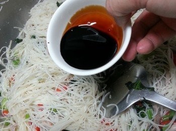 step11: 加上老抽及生抽炒勻