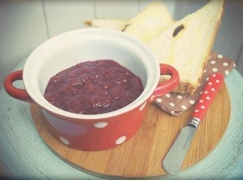 step1: 先製作新鮮草莓果醬 - 省時間懶人微波版!! http://icook.tw/recipes/105522