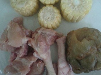 step1: 准备所有材料，把全部<span class="group_1">食材</span>一起加入水里熬1个小时30分钟。