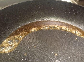 step4: 加熱<span class="group_3">蜜糖醬</span>。