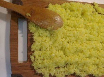 step7: 拌勻倒出鋪平，用電風扇吹涼即可