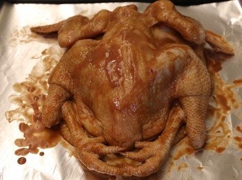 step2: 沿<a href="https://bit.ly/3EZL8dD" target="_blank" data-keyword="雞胸" class="guide-link"><strong>雞胸</strong></a> <span style="display:inline-block;vertical-align:middle;margin-top:-3px;color:initial;border-radius:3px;padding:2px 3px;font-size:12px;line-height:14px;background:#87d300;color:#fff;">即買</span> 位剪開成蝴蝶形