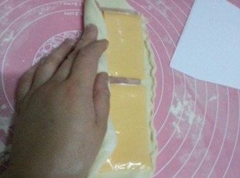 step3: 捍成長方形, 放入饀料, 包好收口