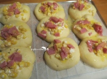 step6: 鋪上玉米粒火腿 少許黑胡椒