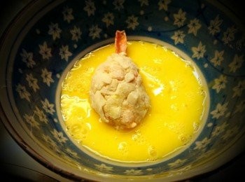 step4: 再沾蛋液再沾麵包粉