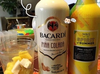 step3: 這是我們用的 Pina Colada 甜酒，酒精 14.9% ，已經調了味，一般喝會覺得好甜，做雪條的話便卻嫌不夠甜了，要另外加糖。