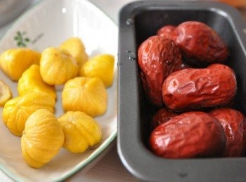 step3: 將大紅棗及栗子沖洗一下