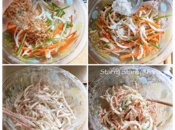 step2: 將蔬菜絲放進大碗內，倒入櫻花蝦拌勻。再分散倒入麵粉，用筷子拌勻，再加入冷水，將麵粉攪溶，平均黏在蔬菜上。