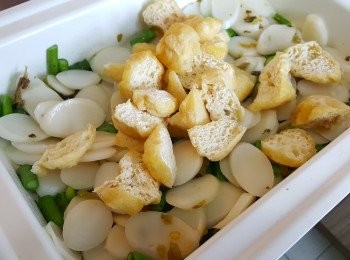 step3: 加入豆腐卜及韓式年糕炒勻。