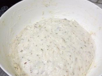 step2: 將所有材料(橄欖油除外)搓勻成糰，加橄欖油搓至稍光滑，蓋上保鮮紙，置雪櫃作第一次發酵一晚或置室溫待發酵至2倍大。