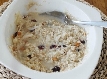 step2: 將所有材料放入碗內，拌勻。用保鮮紙包好，放入雪櫃存放一整夜