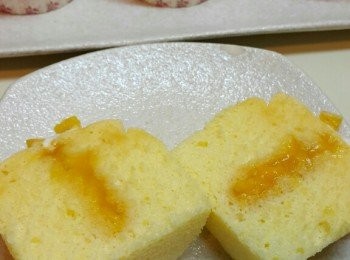 step1: 分隔蛋黃及蛋白,,盛載蛋白既兜一定要乾淨,,無油無水!!