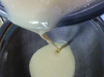 step5: 將麵糊過兩次篩,要令麵糊沒有粉粒