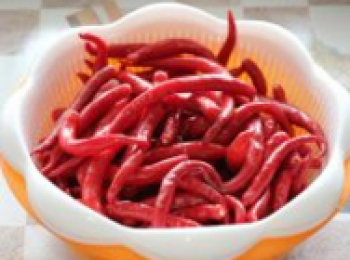 step1: 紅辣椒洗淨